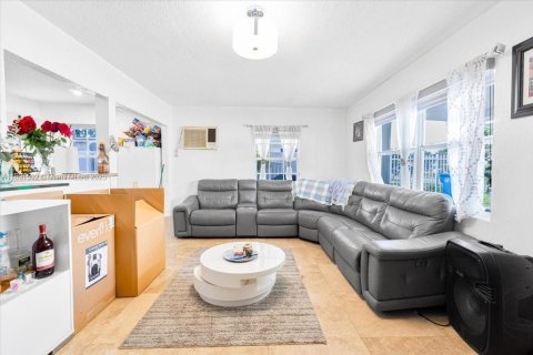 Casa en venta en West Park, Florida, 3 dormitorios, 130.99 m2 № 1946191 - foto 20