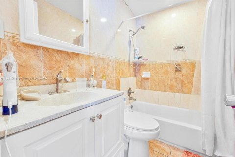 Casa en venta en West Park, Florida, 3 dormitorios, 130.99 m2 № 1946191 - foto 10