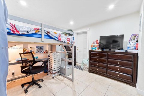 Casa en venta en West Park, Florida, 3 dormitorios, 130.99 m2 № 1946191 - foto 15