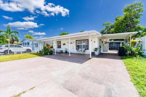 Casa en venta en West Park, Florida, 3 dormitorios, 130.99 m2 № 1946191 - foto 4
