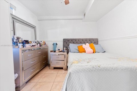 Casa en venta en West Park, Florida, 3 dormitorios, 130.99 m2 № 1946191 - foto 9