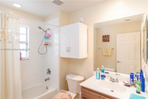 Touwnhouse à vendre à Pompano Beach, Floride: 3 chambres, 184.69 m2 № 1623320 - photo 4