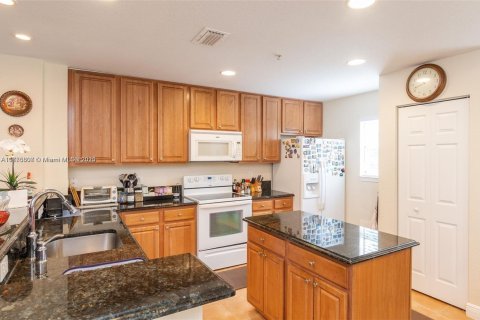 Touwnhouse à vendre à Pompano Beach, Floride: 3 chambres, 184.69 m2 № 1623320 - photo 6