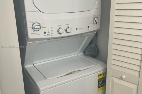 Condominio en venta en Aventura, Florida, 2 dormitorios, 99.22 m2 № 1932452 - foto 18