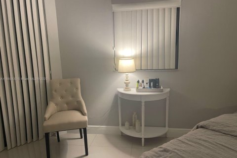 Condominio en venta en Aventura, Florida, 2 dormitorios, 99.22 m2 № 1932452 - foto 14