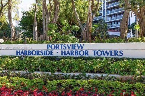Condominio en venta en Aventura, Florida, 2 dormitorios, 99.22 m2 № 1932452 - foto 1