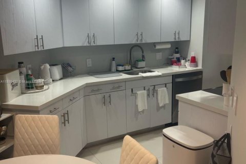 Condominio en venta en Aventura, Florida, 2 dormitorios, 99.22 m2 № 1932452 - foto 9