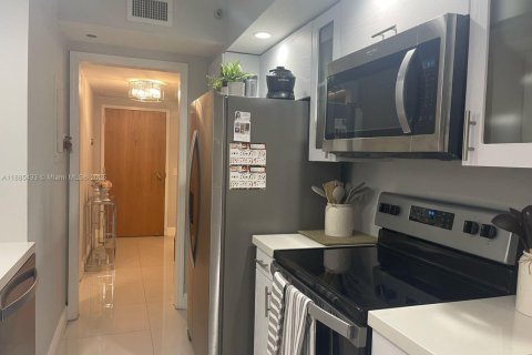 Condominio en venta en Aventura, Florida, 2 dormitorios, 99.22 m2 № 1932452 - foto 7