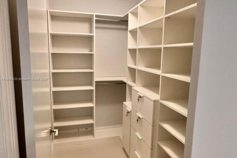 Condominio en venta en Aventura, Florida, 2 dormitorios, 99.22 m2 № 1932452 - foto 23