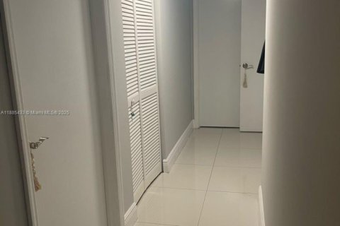 Condominio en venta en Aventura, Florida, 2 dormitorios, 99.22 m2 № 1932452 - foto 16