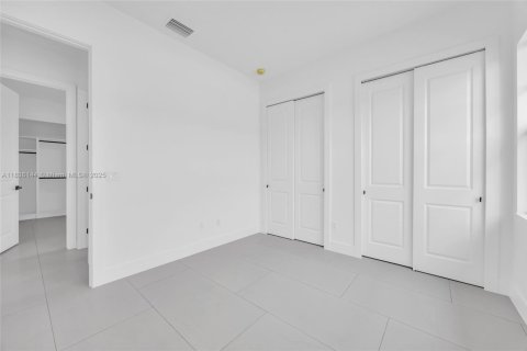 House in Port St. Lucie, Florida 4 bedrooms, 192.4 sq.m. № 1823413 - photo 17
