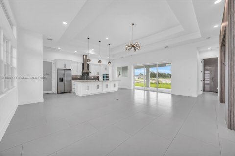 House in Port St. Lucie, Florida 4 bedrooms, 192.4 sq.m. № 1823413 - photo 4