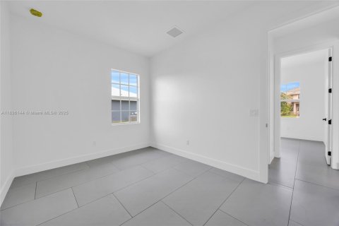 House in Port St. Lucie, Florida 4 bedrooms, 192.4 sq.m. № 1823413 - photo 21