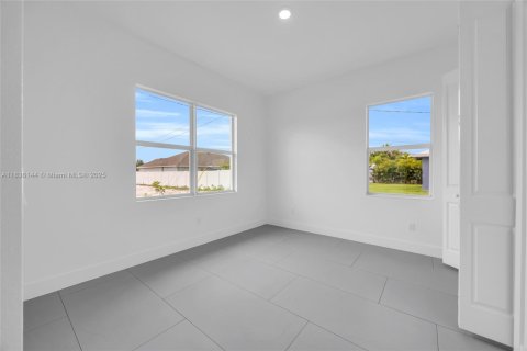House in Port St. Lucie, Florida 4 bedrooms, 192.4 sq.m. № 1823413 - photo 22
