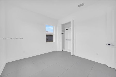 House in Port St. Lucie, Florida 4 bedrooms, 192.4 sq.m. № 1823413 - photo 23