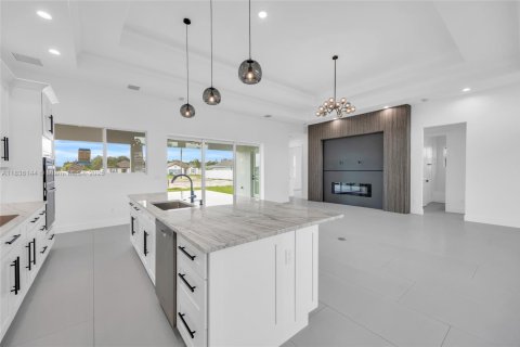 House in Port St. Lucie, Florida 4 bedrooms, 192.4 sq.m. № 1823413 - photo 12