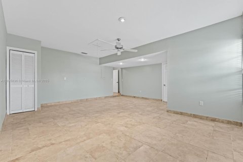 Купить виллу или дом в Ройял-Палм-Бич, Флорида 3 спальни, 175.31м2, № 1950247 - фото 19