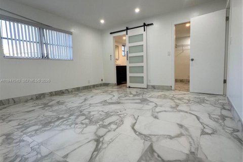 Снять в аренду квартиру в Холливуд, Флорида 2 спальни, 105.07м2, № 2003479 - фото 21