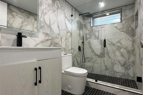 Снять в аренду квартиру в Холливуд, Флорида 2 спальни, 105.07м2, № 2003479 - фото 23