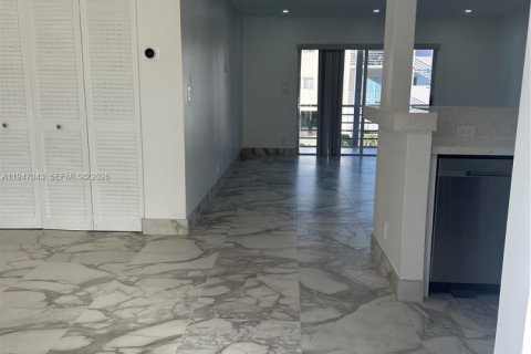 Снять в аренду квартиру в Холливуд, Флорида 2 спальни, 105.07м2, № 2003479 - фото 14