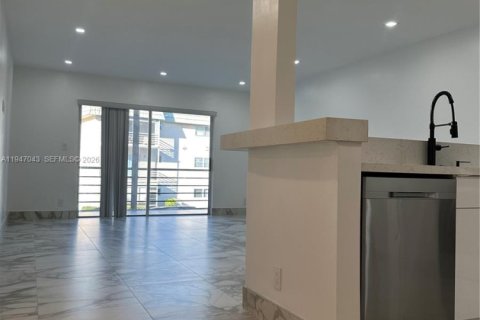 Снять в аренду квартиру в Холливуд, Флорида 2 спальни, 105.07м2, № 2003479 - фото 8