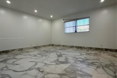 Снять в аренду квартиру в Холливуд, Флорида 2 спальни, 105.07м2, № 2003479 - фото 20