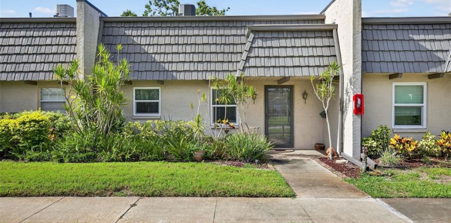 Condominio en Seminole, Florida, 1 dormitorio  № 1816823
