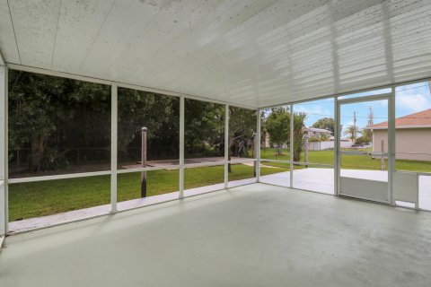 Villa ou maison à vendre à Port St. Lucie, Floride: 3 chambres, 110.74 m2 № 2346037 - photo 27