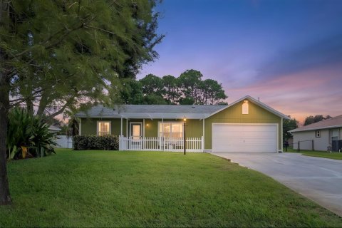 Villa ou maison à Port St. Lucie, Floride 3 chambres, 110.74 m2 № 2346037