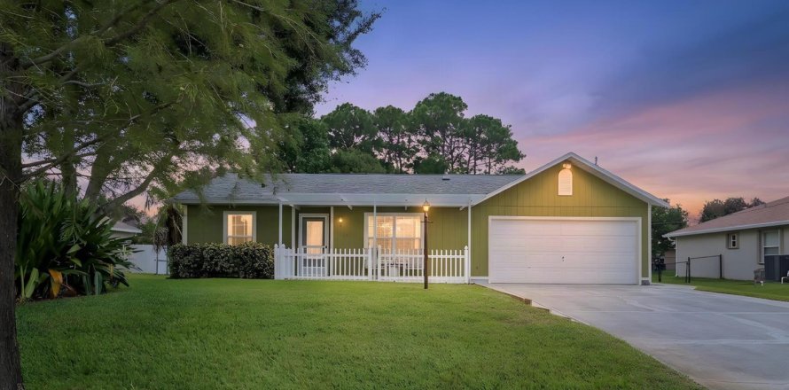 Villa ou maison à Port St. Lucie, Floride 3 chambres, 110.74 m2 № 2346037