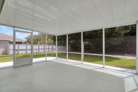 Villa ou maison à vendre à Port St. Lucie, Floride: 3 chambres, 110.74 m2 № 2346037 - photo 26