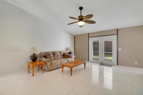 Villa ou maison à vendre à Port St. Lucie, Floride: 3 chambres, 110.74 m2 № 2346037 - photo 12