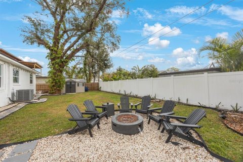 Casa en venta en Tampa, Florida, 6 dormitorios, 148.27 m2 № 2144827 - foto 27