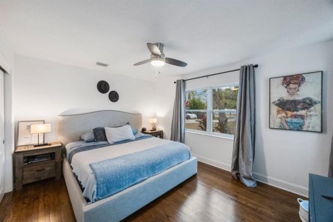 Casa en venta en Tampa, Florida, 6 dormitorios, 148.27 m2 № 2144827 - foto 13