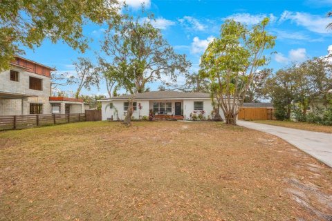 Casa en venta en Tampa, Florida, 6 dormitorios, 148.27 m2 № 2144827 - foto 3