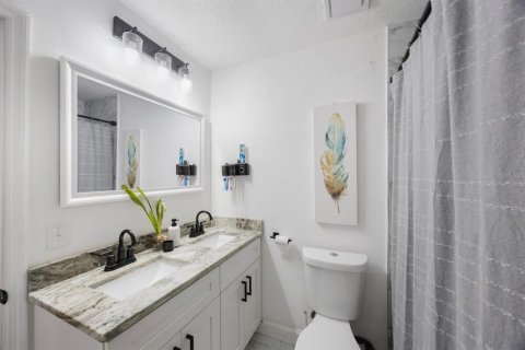 Casa en venta en Tampa, Florida, 6 dormitorios, 148.27 m2 № 2144827 - foto 21