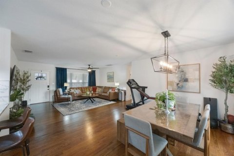 Casa en venta en Tampa, Florida, 6 dormitorios, 148.27 m2 № 2144827 - foto 6