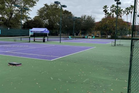 Condo in Miami, Florida, 2 bedrooms  № 1996328 - photo 26