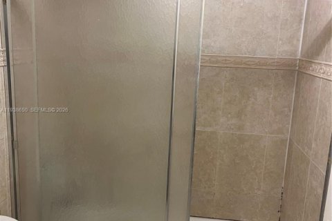 Condo in Miami, Florida, 2 bedrooms  № 1996328 - photo 14