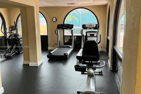 Condo in Miami, Florida, 2 bedrooms  № 1996328 - photo 25