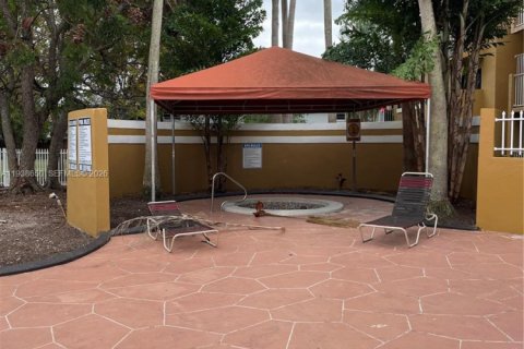Condo in Miami, Florida, 2 bedrooms  № 1996328 - photo 20