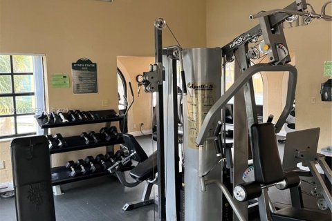 Condo in Miami, Florida, 2 bedrooms  № 1996328 - photo 24