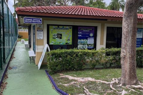 Condo in Miami, Florida, 2 bedrooms  № 1996328 - photo 22