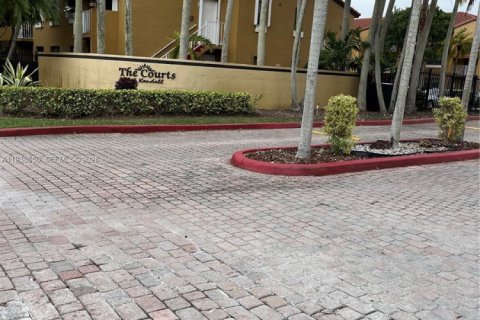 Condo in Miami, Florida, 2 bedrooms  № 1996328