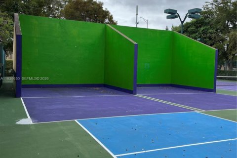 Condo in Miami, Florida, 2 bedrooms  № 1996328 - photo 28