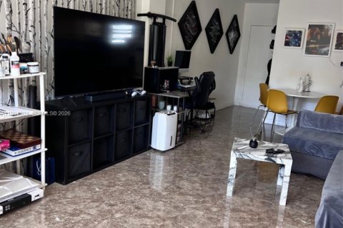Condominio en venta en Miami Beach, Florida, 1 dormitorio, 67.82 m2 № 2081875 - foto 15