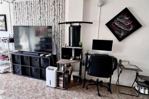 Condominio en venta en Miami Beach, Florida, 1 dormitorio, 67.82 m2 № 2081875 - foto 17