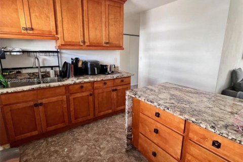 Condominio en venta en Miami Beach, Florida, 1 dormitorio, 67.82 m2 № 2081875 - foto 20