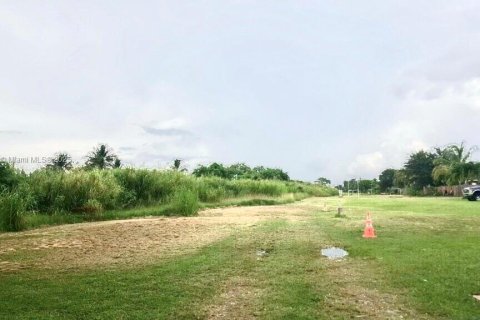 Terreno en venta en Miami, Florida № 1985080 - foto 2
