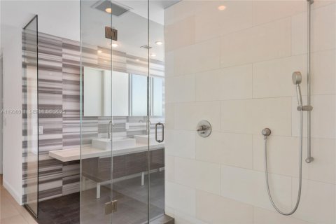 Copropriété à louer à Miami, Floride: 2 chambres, 193.33 m2 № 1994147 - photo 27